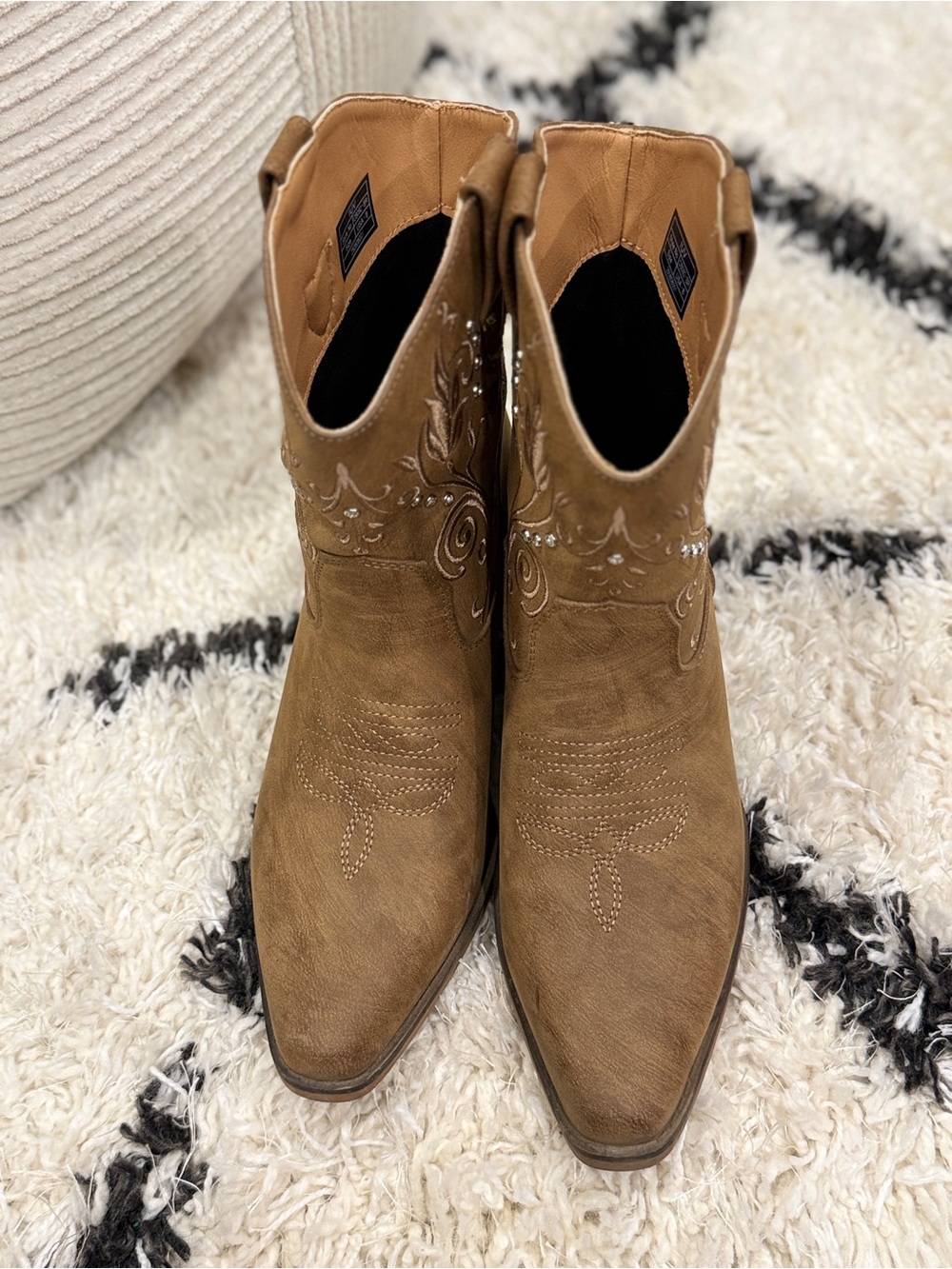 IUV Cowboy Boots Women Size 8 Brown Rhinestone Western Cowgirl Ankle Boots - Picture 9 of 12